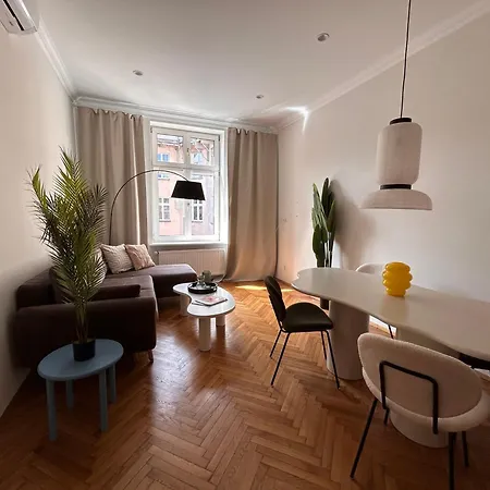 Fragola Florianska Apartment