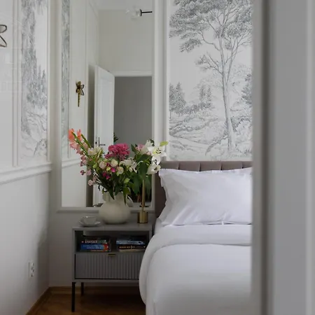 Fragola Florian Gate クラクフ