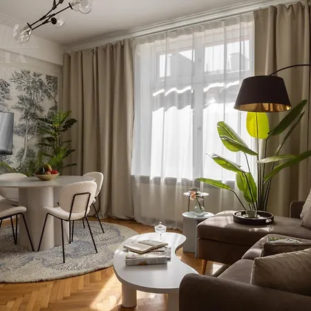 Fragola Florian Gate Apartmán *