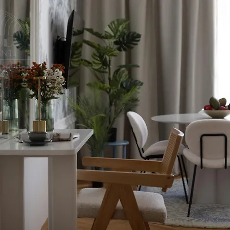 Fragola Florian Gate アパート *