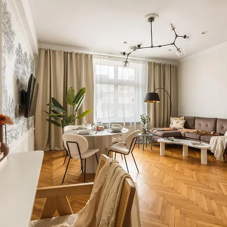 Florian Gate By Fragola Collection Apartment