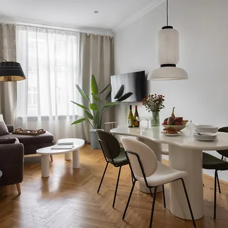 Fragola Florian Gate